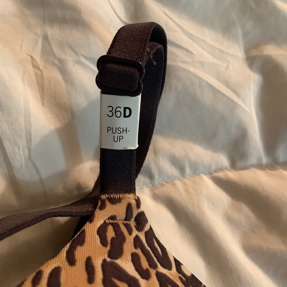 Brand new push-up bra with tags 36D - Picture 2 of 4
